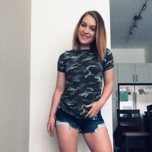 Meet your Posher, Gabriella